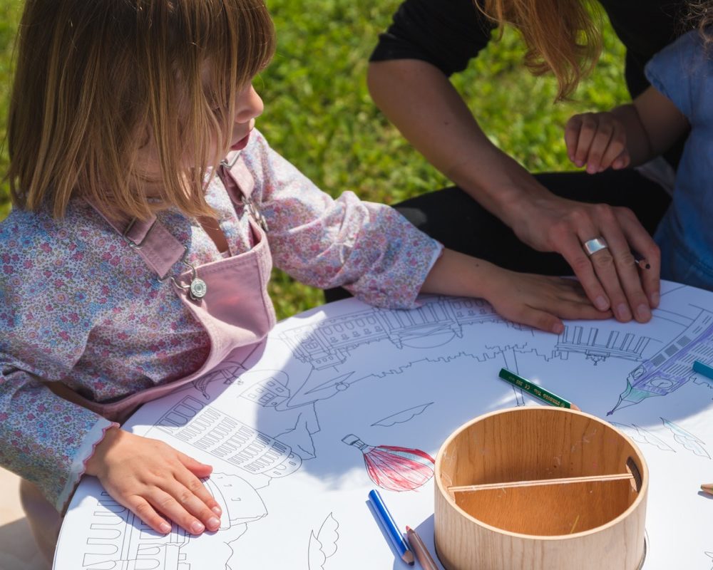 Table et tabourets pour enfants - la Drawin'table + 2 tabourets -  Drawin'kids