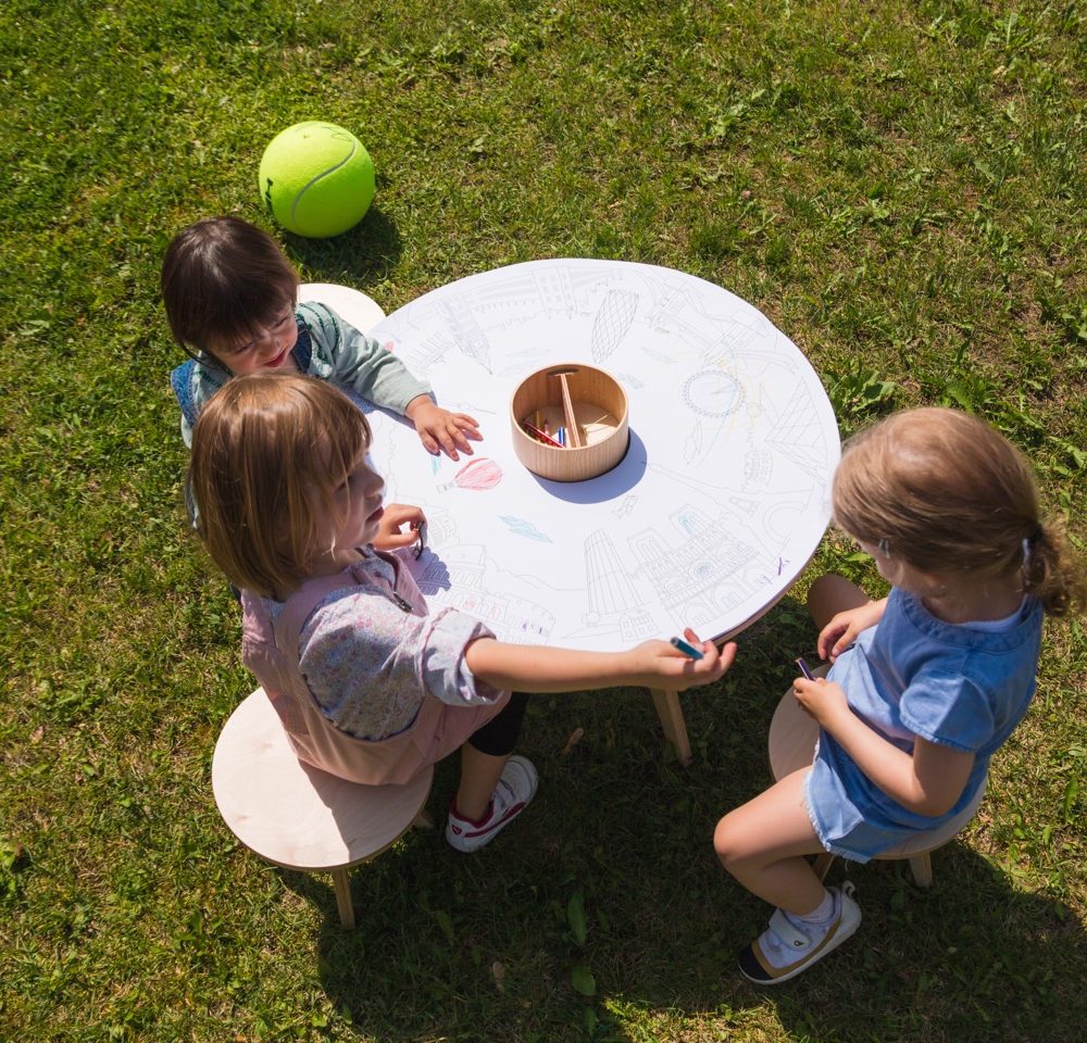 Table et tabourets pour enfants - la Drawin'table + 2 tabourets -  Drawin'kids